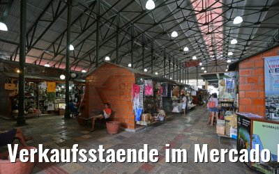 Verkaufsstaende im Mercado Municipal Manaus 02.01.2015