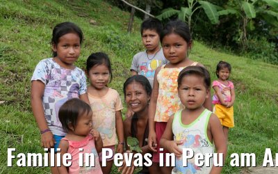 Familie in Pevas in Peru am Amazonas 07.01.2015