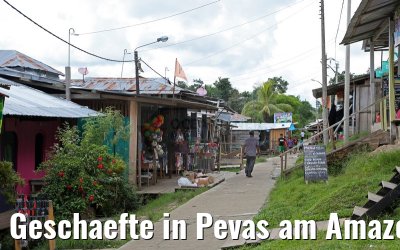 Geschaefte in Pevas am Amazonas 07.01.2015