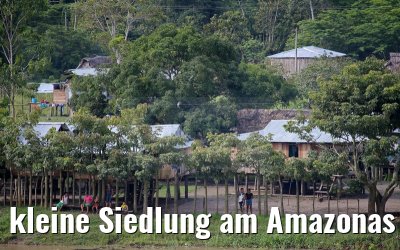 kleine Siedlung am Amazonas in Peru 07.01.2015