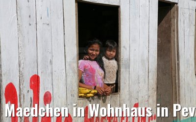 Maedchen in Wohnhaus in Pevas in Peru 07.01.2015