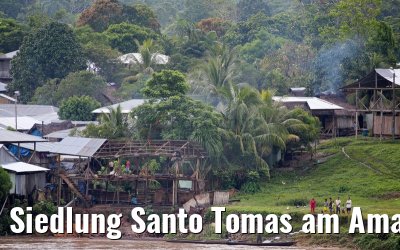 Siedlung Santo Tomas am Amazonas in Peru 07.01.2015