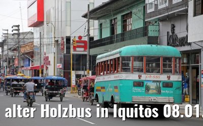alter Holzbus in Iquitos 08.01.2015