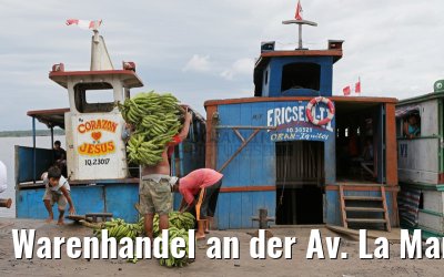 Warenhandel an der Av. La Marina in Iquitos 08.01.2015