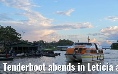 Tenderboot abends in Leticia am Amazonas 09.01.2015
