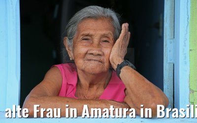 alte Frau in Amatura in Brasilien am Amazonas 10.01.2015