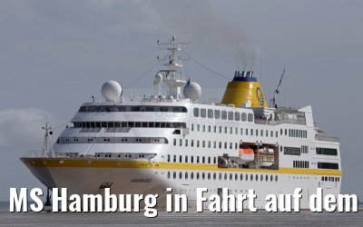 MS Hamburg in Fahrt auf dem Amazonas am Lago Uara 11.01.2015