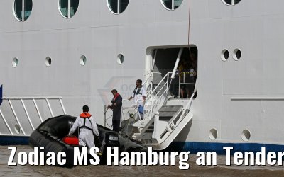 Zodiac MS Hamburg an Tenderpforte 11.01.2015