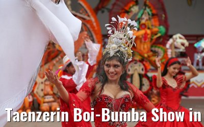 Taenzerin Boi-Bumba Show in Parintins in Brasilien 14.01.2015