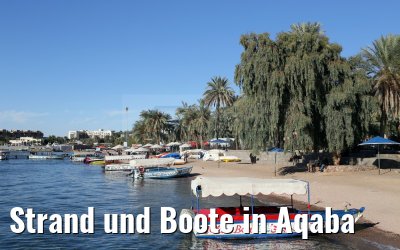 Strand und Boote in Aqaba