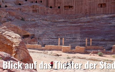 Blick auf das Theater der Stadt Petra