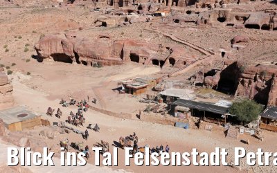 Blick ins Tal Felsenstadt Petra Jordanien