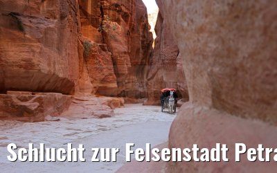 Schlucht zur Felsenstadt Petra, der Siq