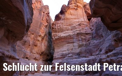 Schlucht zur Felsenstadt Petra, der Siq