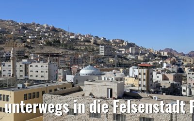 unterwegs in die Felsenstadt Petra in Jordanien