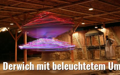 Derwich mit beleuchtetem Umhang Beduinendorf El Gouna