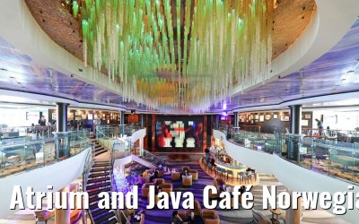 Atrium and Java Café Norwegian Pearl