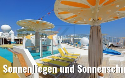 Sonnenliegen und Sonnenschirme AIDAdiva