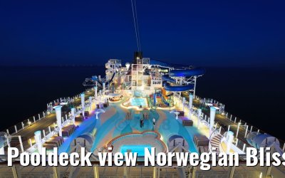Pooldeck view Norwegian Bliss
