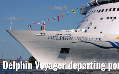 Delphin Voyager departing port of Hamburg, 10. May 2008