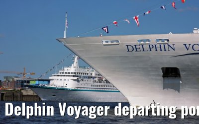 Delphin Voyager departing port of Hamburg, 10. May 2008
