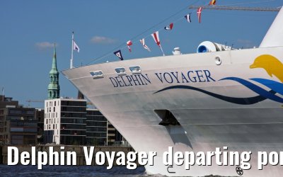 Delphin Voyager departing port of Hamburg, 10. May 2008