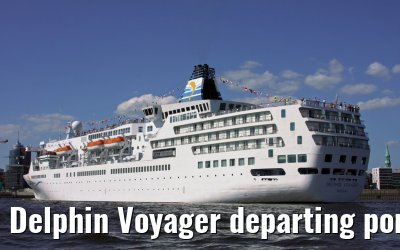 Delphin Voyager departing port of Hamburg, 10. May 2008