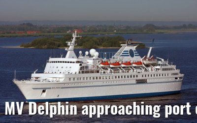 MV Delphin approaching port of Hamburg, 10. May 2008