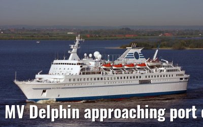 MV Delphin approaching port of Hamburg, 10. May 2008