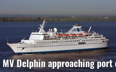 MV Delphin approaching port of Hamburg, 10. May 2008