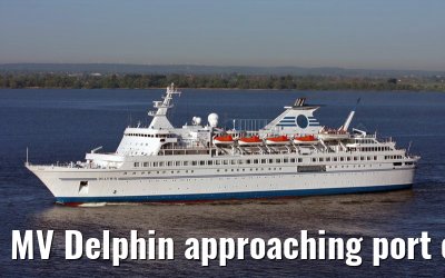 MV Delphin approaching port of Hamburg, 10. May 2008