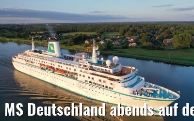 MS Deutschland abends auf dem Nord-Ostsee-Kanal 21.07.2019