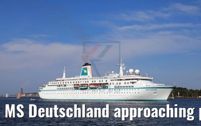 MS Deutschland approaching port of Kiel 27.05.2018