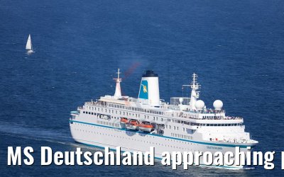 MS Deutschland approaching port of Travemünde 11.05.2017