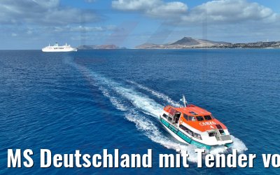 MS Deutschland mit Tender vor Porto Santo