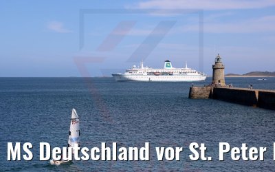 MS Deutschland vor St. Peter Port Guernsey