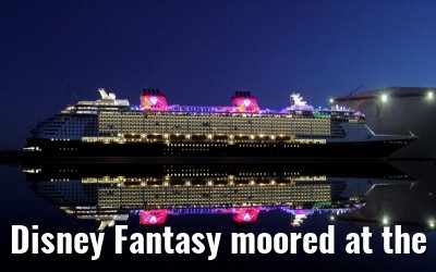 Disney Fantasy moored at the Meyer Werft shipyard pier, 15. January 2012