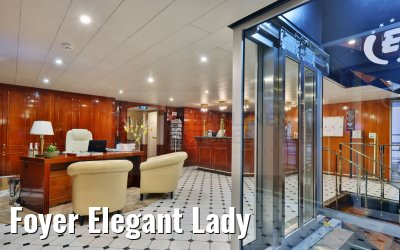 Foyer Elegant Lady