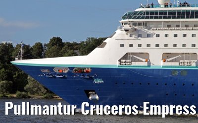 Pullmantur Cruceros Empress outbound port of Hamburg, 16. September 2013