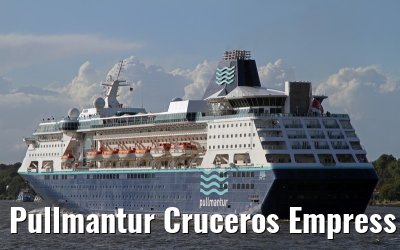 Pullmantur Cruceros Empress outbound port of Hamburg, 16. September 2013