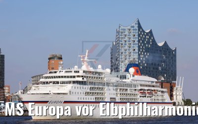 MS Europa vor Elbphilharmonie und Columbus Haus Hamburg 26.06.2018