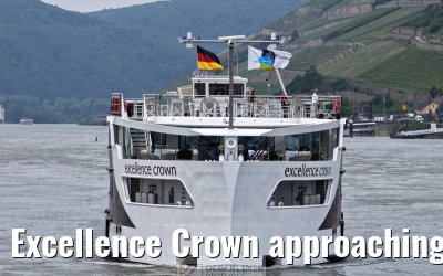 Excellence Crown approaching Ruedesheim 10.06.2025