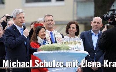 Michael Schulze mit Elena Kramer-Miret und Familie Rijfers MS Alena Taufe 23.03.2018