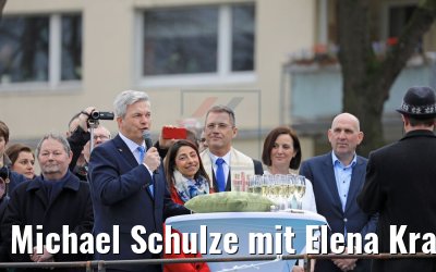 Michael Schulze mit Elena Kramer-Miret und Familie Rijfers MS Alena Taufe 23.03.2018