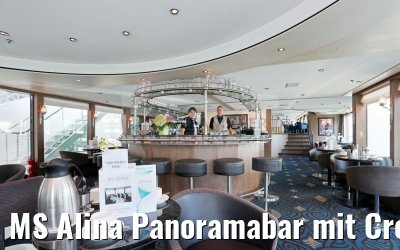 MS Alina Panoramabar mit Crew
