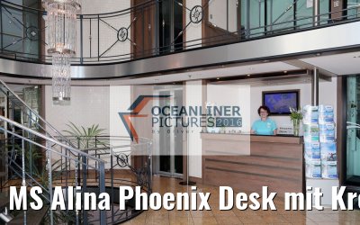 MS Alina Phoenix Desk mit Kreuzfahrtleitung M. Streese