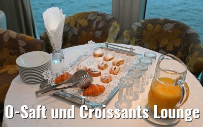 O-Saft und Croissants Lounge MS Ariana morgens 30.03.2015