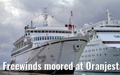 Freewinds moored at Oranjestad, 08. November 2011