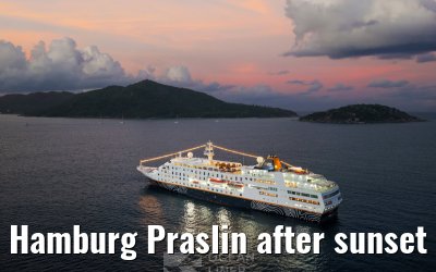 Hamburg Praslin after sunset