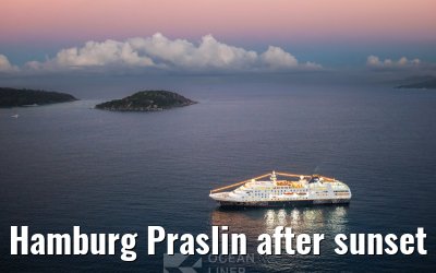 Hamburg Praslin after sunset